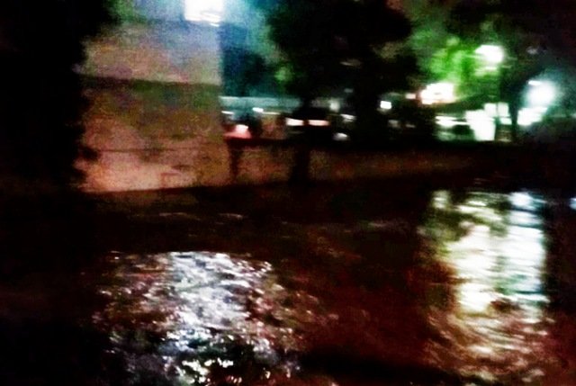 Tingginya curah hujan dan minimnya resapan air memperparah banjir di wilayah DKI Jakarta