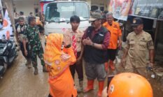 Jembatan Putus dan Ratusan Rumah Terendam, Bupati Sukabumi Gerak Cepat Tinjau Cisolok