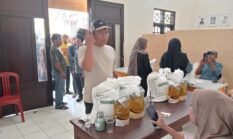 Penyaluran bantuan Dikawal Bulog,pihak Kecamatan, Babinsa, Bhabinkamtibmas ,serta Linmas Prioritas: Lansia & ibu hamil